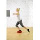 Mise en situation debout BALANCEFIT rouge - Plateau Gonflé d'air - Multifonctionnel - Exercices Pilates