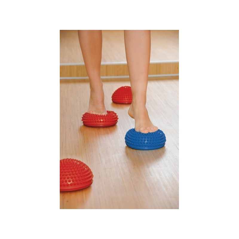 Démonstration SISSEL® SPIKY DOME, lot de 2 rouge & bleu - Balles de massage et équilibre - Exercices Pilates